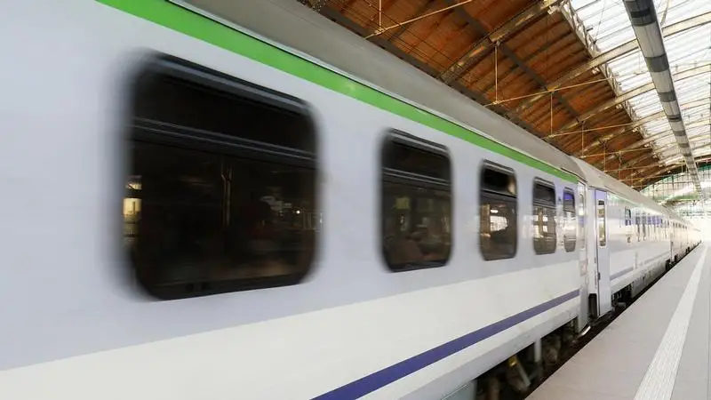 Harminc napig vonatozhatnak a bérlettel