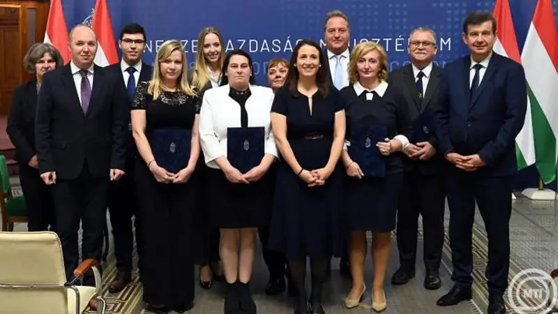 Átadták a Pénzügyi Tudatosság Fejlesztéséért Díjakat 
