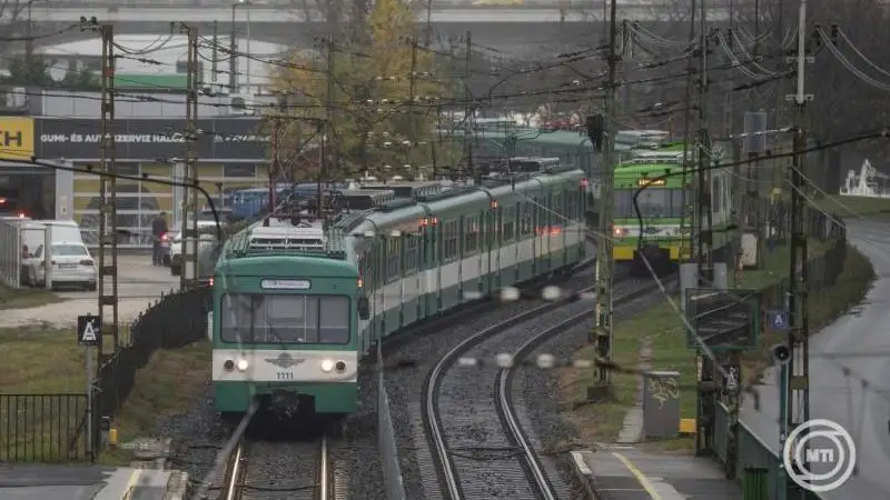 Nyugdíjba vonul a 60 éves HÉV-motorvonat