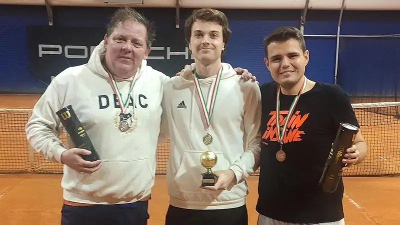 Debreceni egyetemista teniszezők érmei