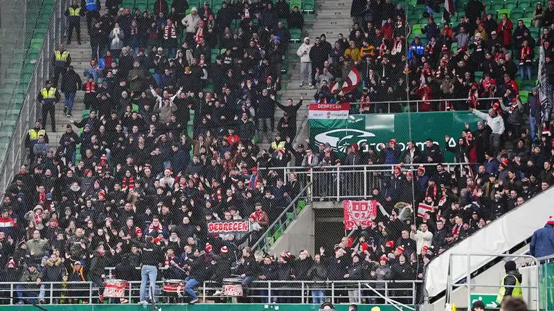 Nyert a Loki a címvédő otthonában