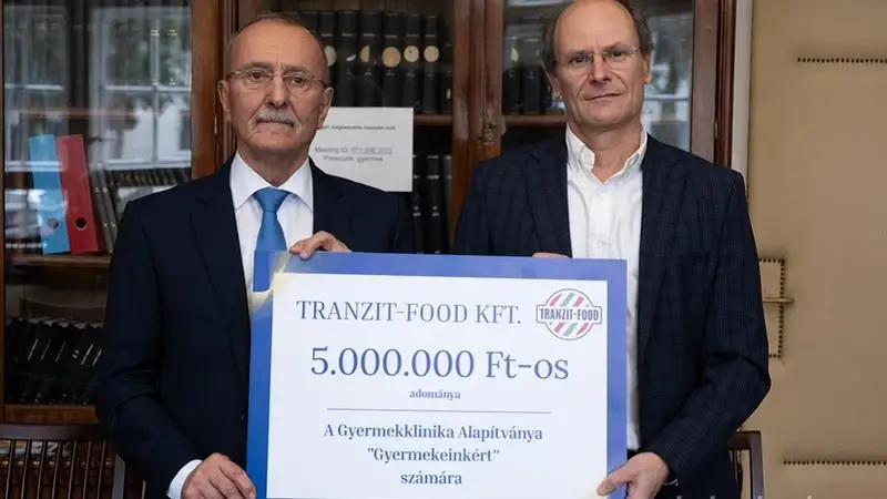 Ötmilliós támogatás a gyermekklinika monitorrendszerének bővítésére