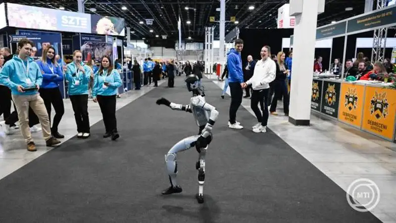 Támogató programokat biztosítanak az egyetemeknek