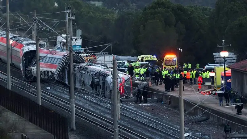 Két nagy sebességű vonat karambolozott