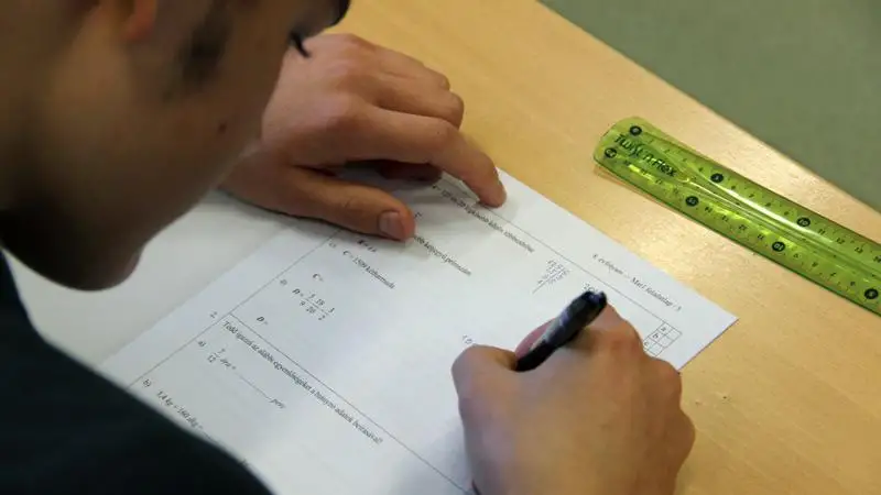Magyar nyelvből és matematikából vizsgáznak