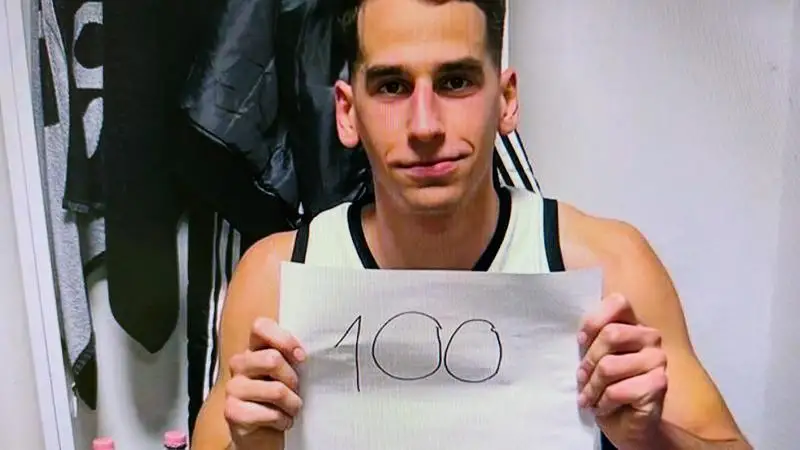 Száz pontot ért el egyetlen meccsen