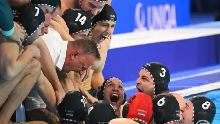 A vízilabda Eb-n magyar-szerb meccs dönt az elsőségről