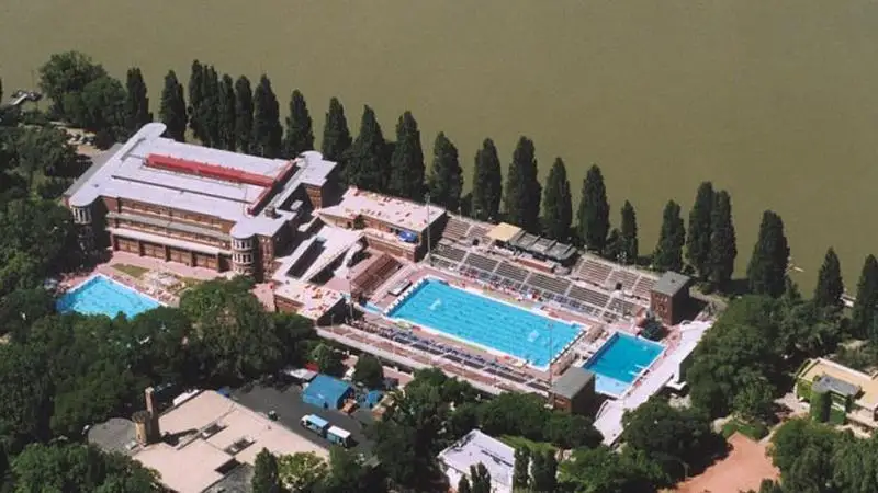 Két évtizeddel halála után is vitatott az életútja