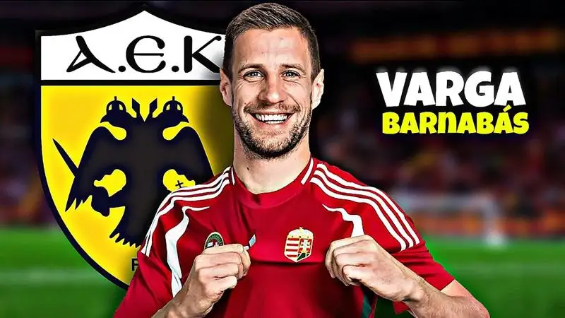 A magyar gólkirály AEK sállal a nyakában érkezett Athénba