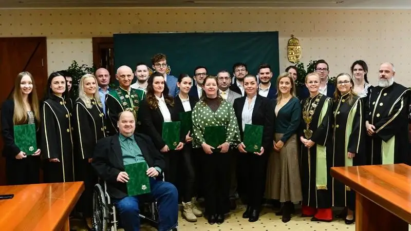 ESG tanácsadók és sportkommentátorok végeztek a Debreceni Egyetemen