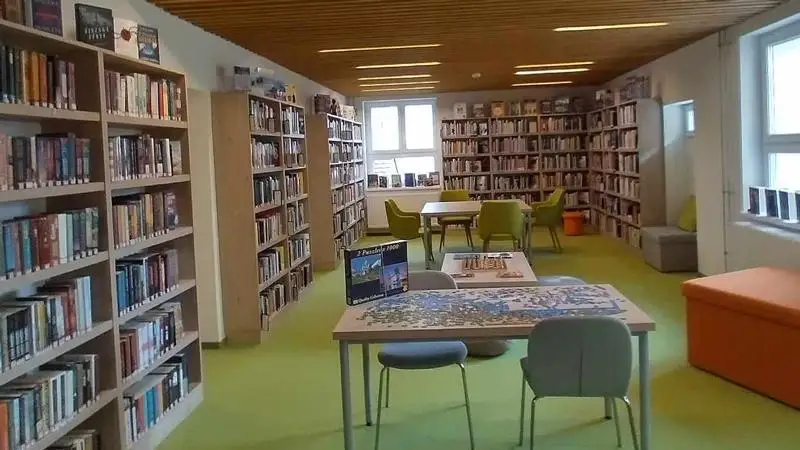 Nyelvi szótárakat, könyveket, kiadványokat kínálnak