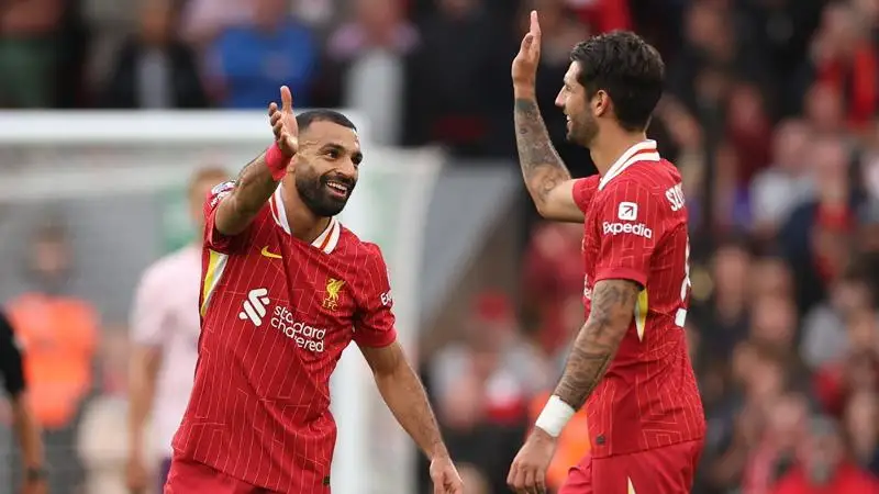 Angol csúcsrangadó vasárnap késő délután