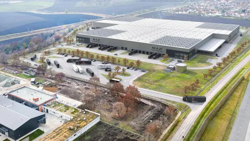 Hatalmas csarnok épült Debrecen határában