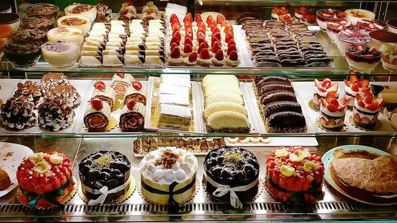 A vendéglátóhelyek március 23-tól, a cukrászdák  április 8-tól igényelhetik