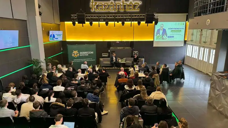 Könyvbemutató és dedikálás a Debreceni Egyetemen 