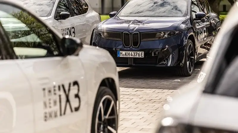 A Debrecenben gyártott BMW iX3 nagyszabású tesztvezetéssel mutatkozott be Magyarországon