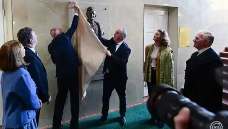 Az egyetemi klinika főépületét 1918-ban IV. Károly avatta fel