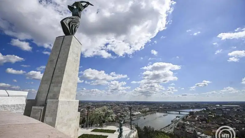 Új köntösben várja az érdeklődőket