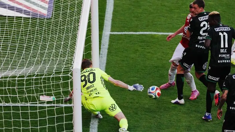 Nézőcsúcs és a listavezető győzelme a rangadón