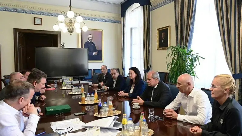 Új elnökök és rektorhelyettesek kaptak megbízást a Debreceni Egyetemen