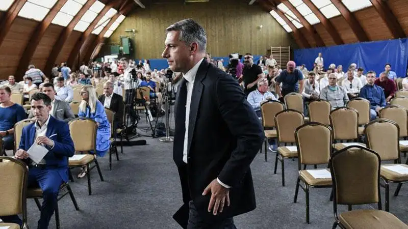 Újabb politikus-sportvezető távozik szövetsége éléről