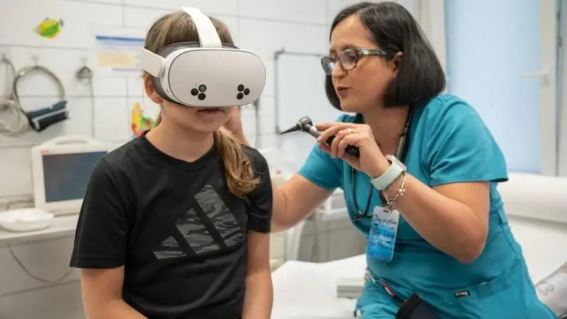 Virtuális valóság a gyógyításban – elindult a VR‑program a debreceni gyermekklinikán