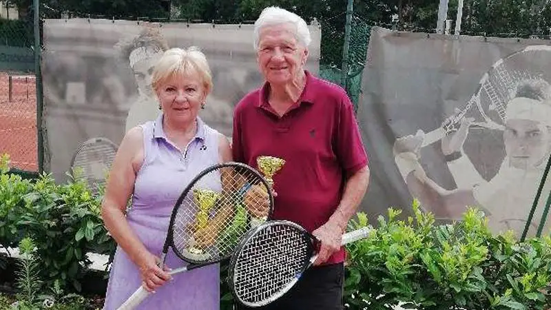 A DEAC egykori csatára 82 esztendősen a vörös salakon is bizonyított