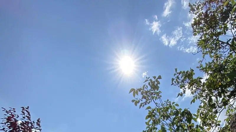 Figyelmeztetést adott ki a HungaroMet az extrém UV‑index miatt