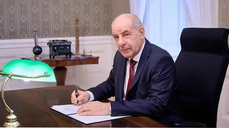 Az Országgyűlés döntéséig a testület elnöke látja el a köztársasági elnök jogköreit