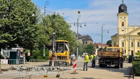 Változások a debreceni közlekedésben – pótlóbuszok és áthelyezett megálló