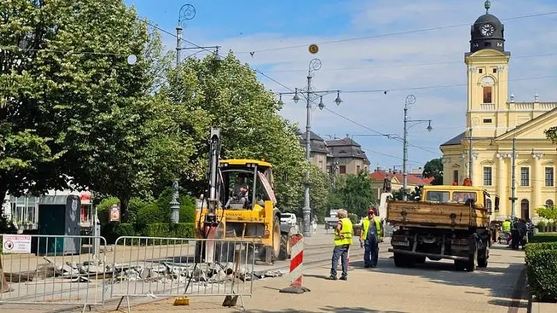 Változások a debreceni közlekedésben – pótlóbuszok és áthelyezett megálló