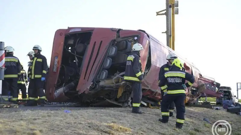 Tizenketten meghaltak egy lengyel zarándokbusz utasai közül