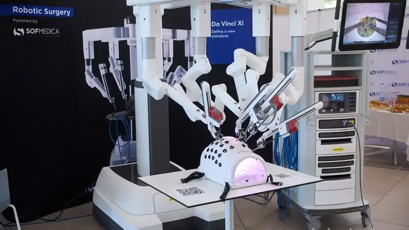 Másfél év alatt több mint 1200 sikeres robotasszisztált műtét a Debreceni Egyetemen