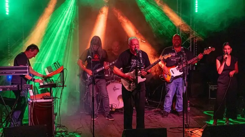 Maratoni rockesttel telt meg a Klinika Klub vasárnap este