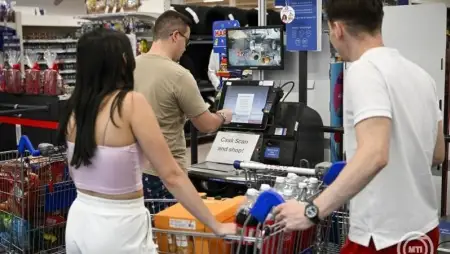 A brit cég egyelőre nem adja el magyarországi üzlethálózatát