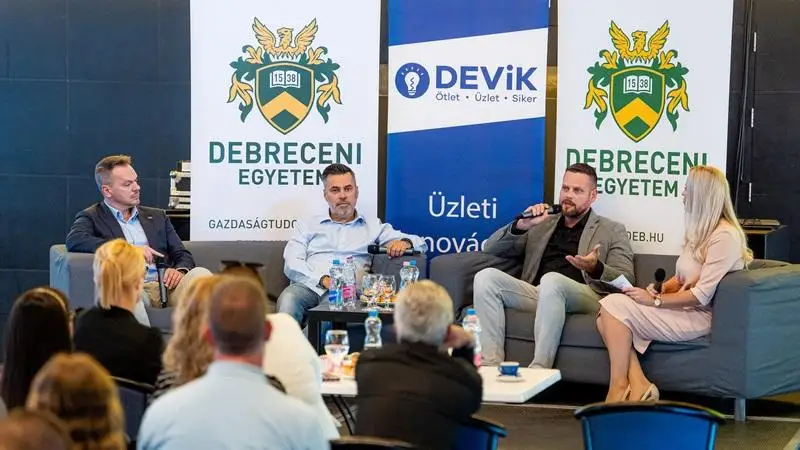 VOSZ-vezetők a DEViK rendezvényén: az AI lehet a KKV-k egyik kitörési pontja
