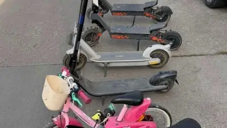 Kerékpárokat és rollereket loptak Debrecenben, két fiatalt gyanúsít a rendőrség