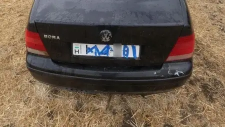 Egy leragasztott rendszám miatt indult az ügy, letartóztatás lett a vége