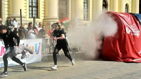 Különleges sportnap Debrecenben: toronyfutás és Exatlon‑pálya a Nagytemplomnál